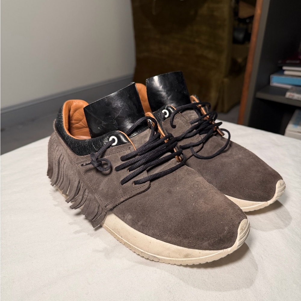 Women's Esse Ut Esse Fringe Suede Sneakers‎ in Brown and Black
